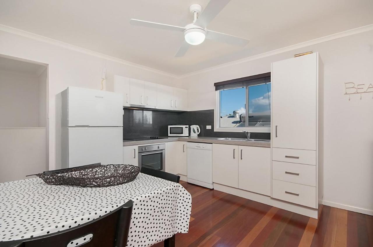 Convent Cottage - Pet Friendly Home In The Centre Of Town Yamba Exterior photo